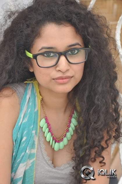 Soumya-Sukumar-at-Pora-Pove-Movie-Success-Meet